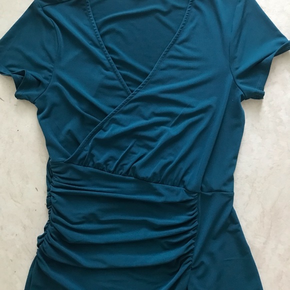 Sexy mid length dress. Stretchy and flattering - Picture 2 of 4